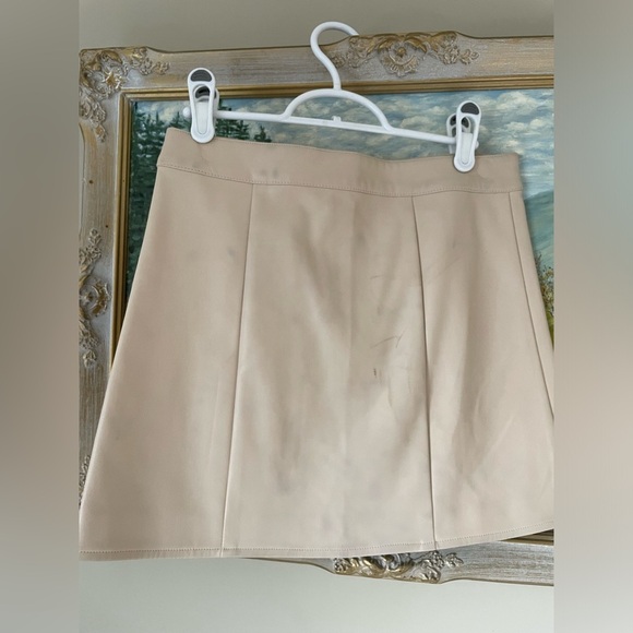 Forever 21 light Beige pleather Zip-Front gold zipper Mini Skirt size SMALL - Picture 5 of 6